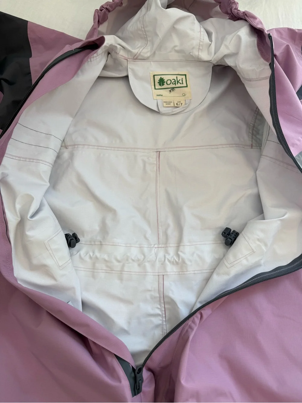 Oakiwear excellent barely